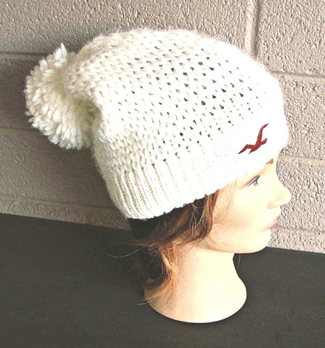 Hollister ANF Fluffy Pom Pom Beanie 