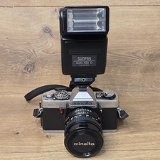 Minolta XG-7 fotocamera reflex pellicola 35 mm con obiettivo 50 mm e flash Sunpak automatico 422 D