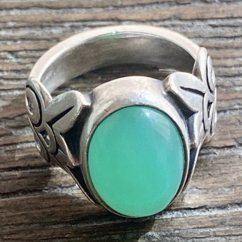 Rare retired James Avery chrysoprase ring 