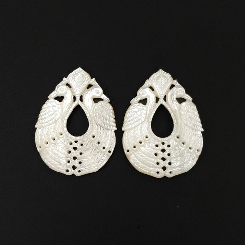 51.80cts approx Natural Untreated White Mop Hand Carved Pear Shapes 51*37mm 1pc