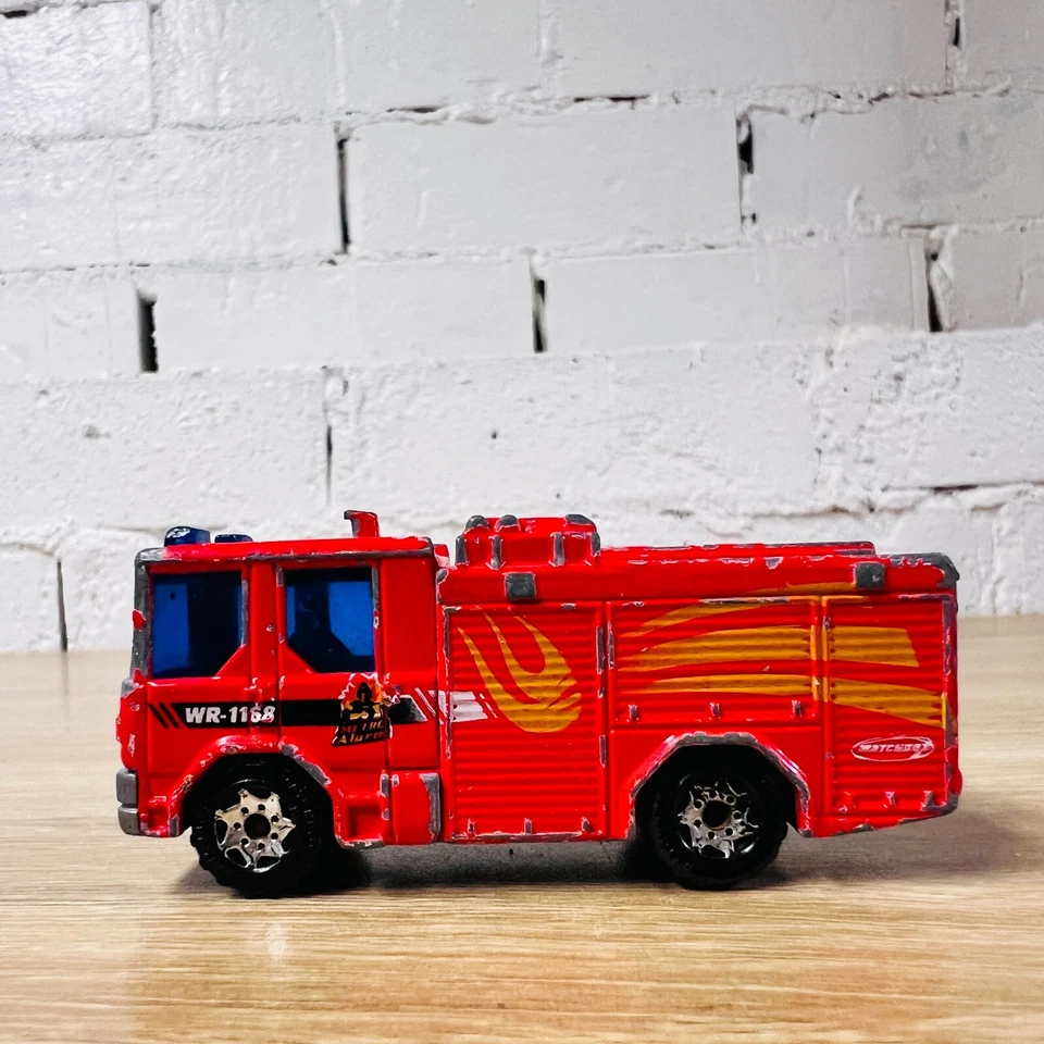 Dennis Sabre Fire Engine Truck Red Yellow MB402 Fire Drenchers 5 Pack 2001 - Image 3 of 4