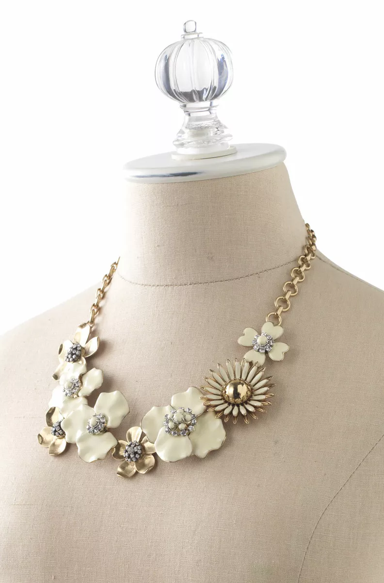 Stella and dot statement necklace deals