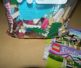 LEGO Friends 41008 HEARTLAKE CITY POOL 100% Complete Minifigs Instructions
