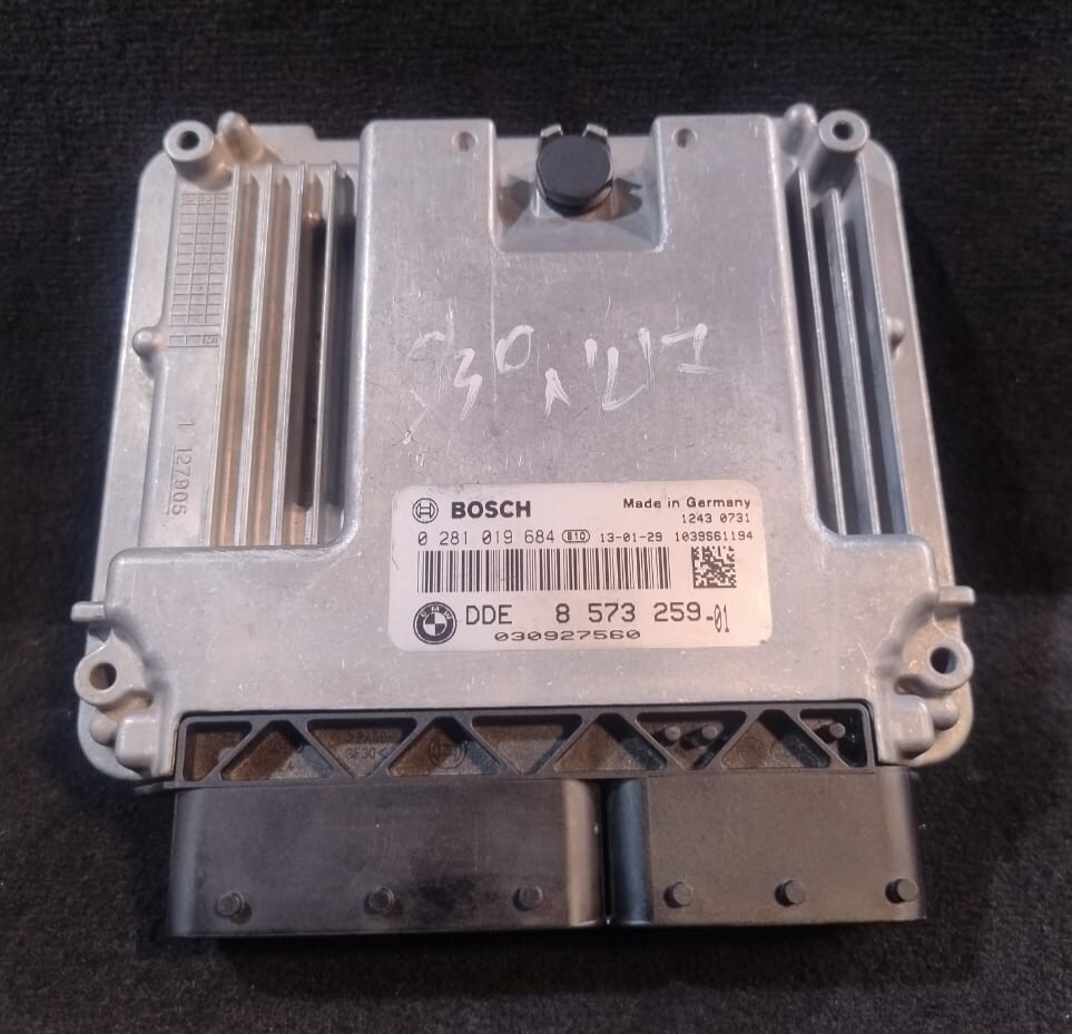 BMW 320d DIESEL N47N F30 F32 F34 F36 2013 ENGINE CONTROL ECU ONLY -  8573259