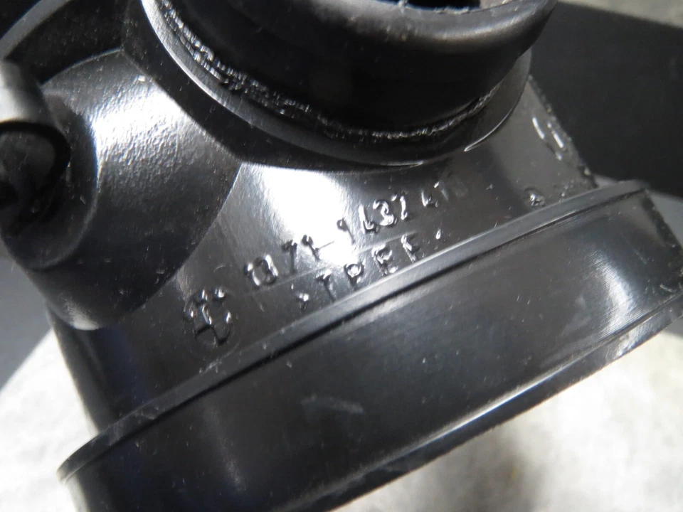 Bota con sensor de masa de manguera de admisión de aire para BMW 740i 740iL 1996-98 - OEM - ¡Envío rápido! Foto 3 de 4