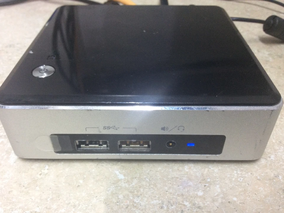Mini PC Intel NUC NUC6i5SYK Intel Core i5-6260u 1,80 GHz 8 GB 275 GB Windows 10 Foto 4 de 4