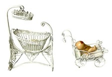Casa delle bambole vintage miniatura filo di vimini bianco culla e passeggino metallo