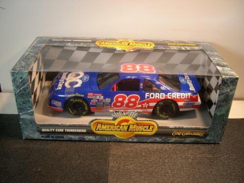 Modèle Réduit FORD THUNDERBIRD #88 NASCAR - Dale Jarrett - Échelle 1:18 Ertl 7806 - Bleu - Occasion