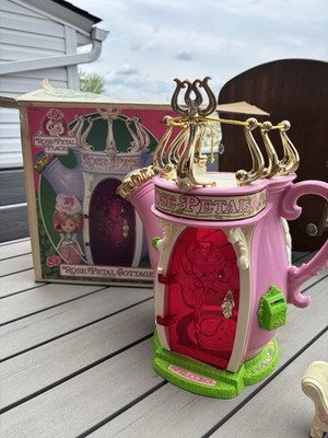 1984 Kenner Rose Petal Place Cottage Doll House (No. 83100) With