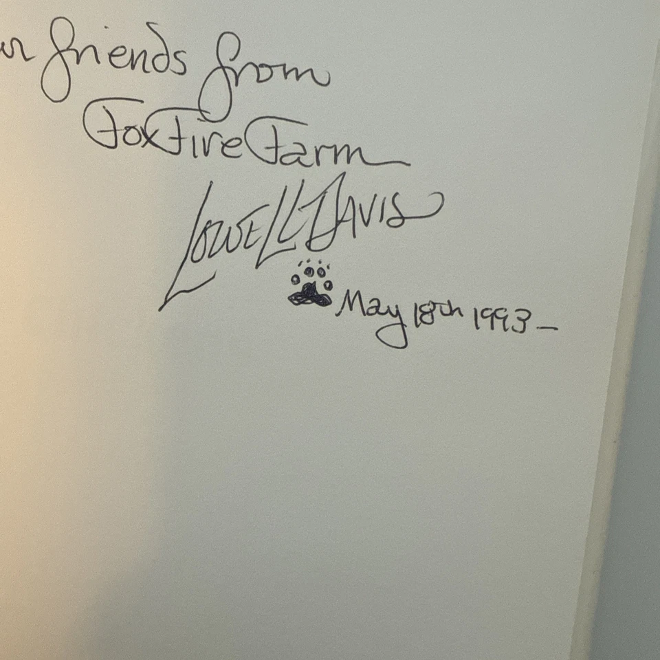 Vintage Signed 1st Ed. 1992 "The Book On Chickens" Lowell Davis SIGNED w/doodle! - Image 3 of 4