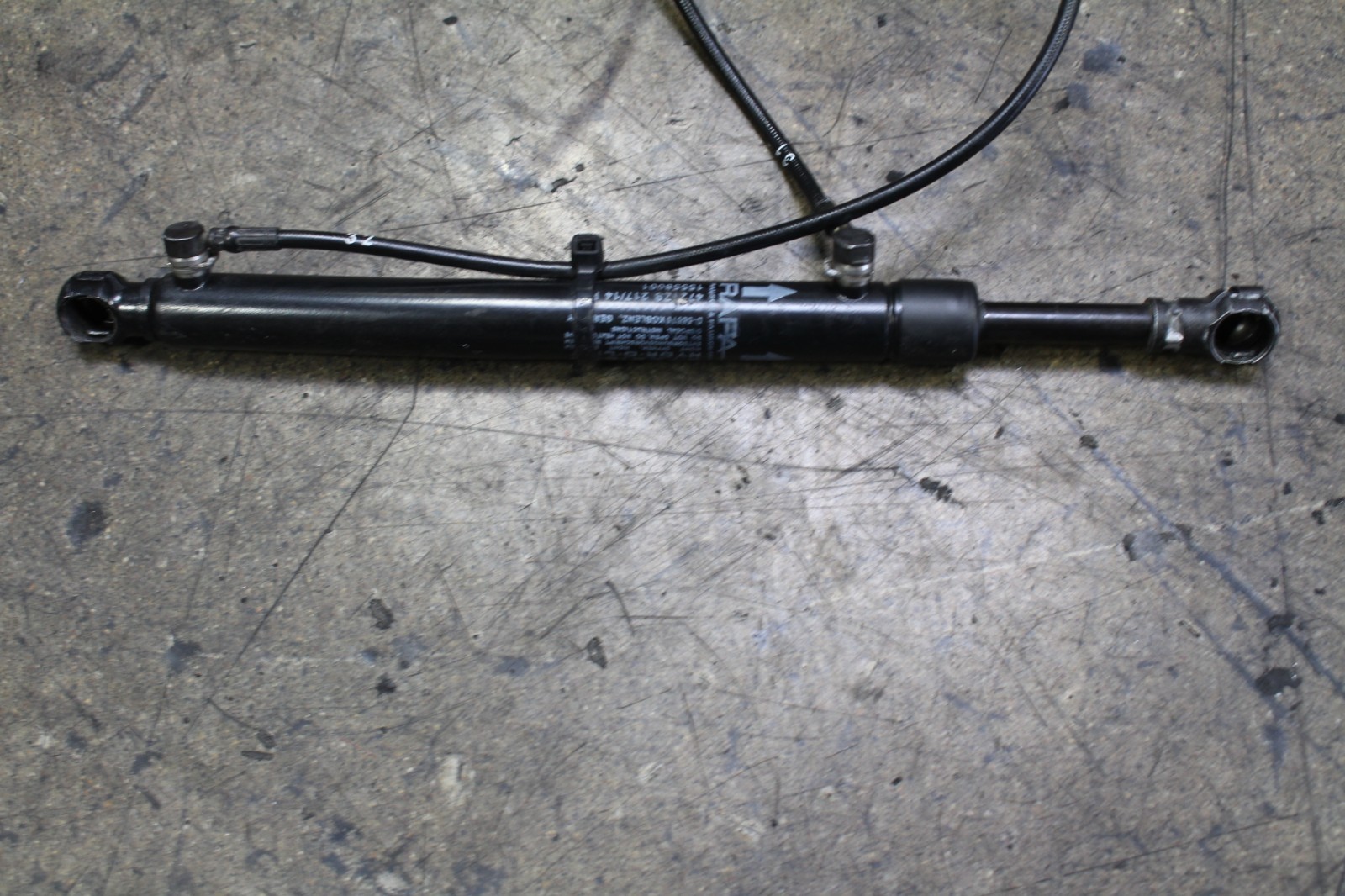 Ferrari California, T, LH, Convertible Top Hydraulic Tonneau Ram, P/N 81860800