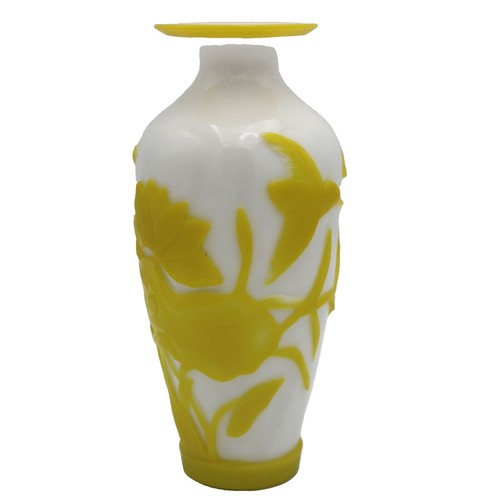 S2072: XF Chinese White glaze Hanging FLOWER VASE with a