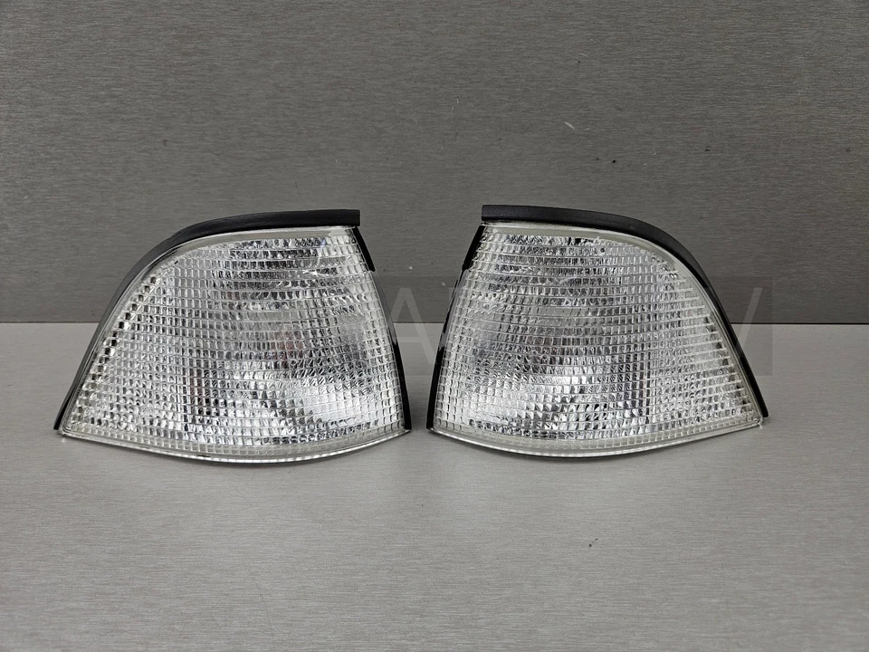 NEW GENUINE TYC BMW E36 COUPE CABRIO TURN INDICATOR FRONT PAIR 9403093 & 9403094 - Image 3 of 4