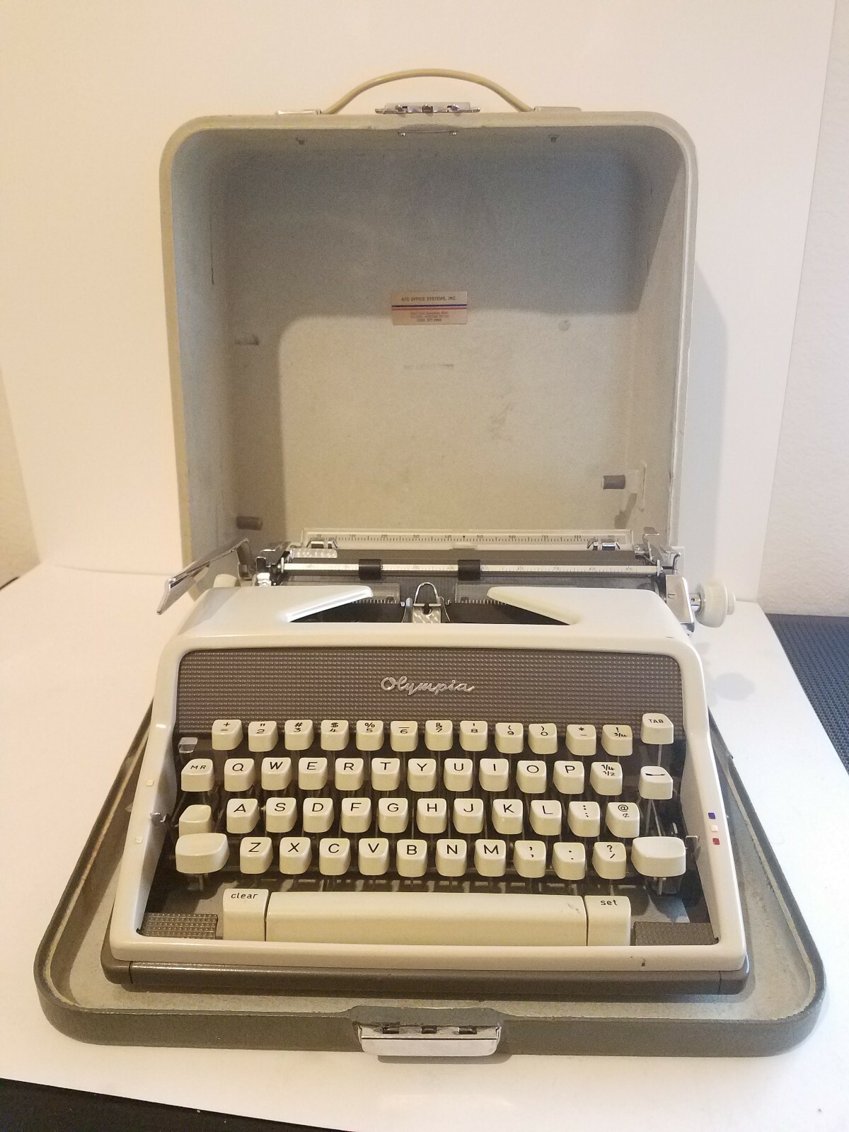 Olympia Olympia SM-7 Grey Typewriter