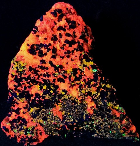 Rare Rich SW MW UV Fluorescent Cuspidine Calcite & Willemite from Franklin NJ