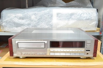 YAMAHA CDX-2000 Natural Sound CD Compact Disc Player Working Confirmed