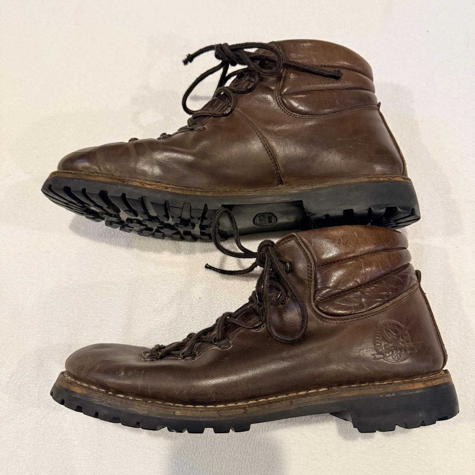 Vintage Eddie Bauer Boots Mens 12 Brown Leather Davos Camping Made In Italy Work
Opens in a new wind