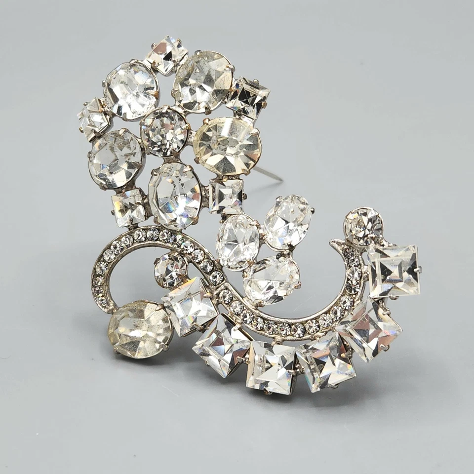 Broche retro sin firmar blanco NY grande transparente cuadrado ovalado estrás flor remolino Foto 4 de 4