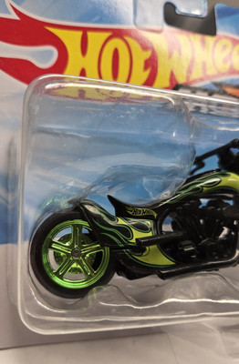 NEW Mattel X7722 Hot Wheels 1:18 Street Power TWIN FLAME Metallic
