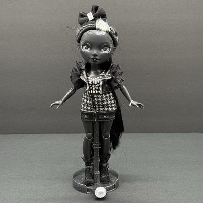 Rainbow High Shadow High Series 1 Shanelle Onyx Grayscale Fashion Doll