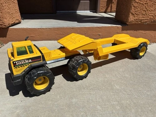 1990s Tonka Mighty Diesel Tractor with Lowboy Trailer