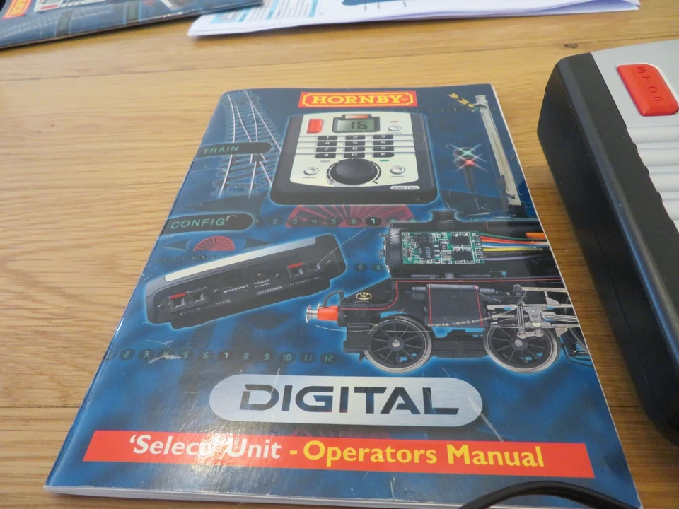 HORNBY DCC R8213 SELECT DIGITAL CONTROLLER / UPDATED to 1.6  unboxed - Image 3 of 4