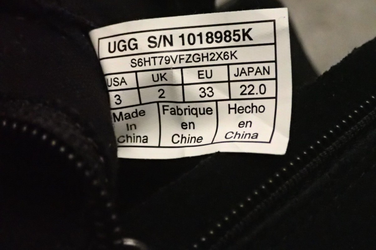 UGG SCHYLER BOOTS 1018985K BLACK SUEDE MID TOP SIDE ZIP UGG SCHYLER BOOTS 1018985K BLACK SUEDE MID TOP SIDE ZIP