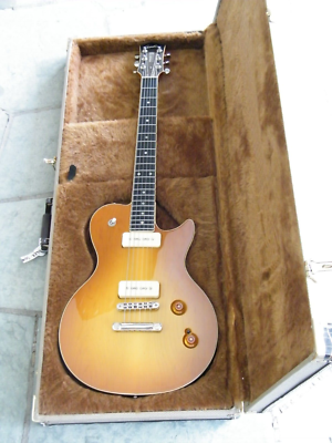 Godin Summit Classic P-90 Creme Brule Electric Guitar W/hard