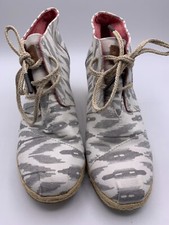 TOMS Canvas Gray Animal Print Wedge Ankle Casual Boots Booties Women s Size 7.5