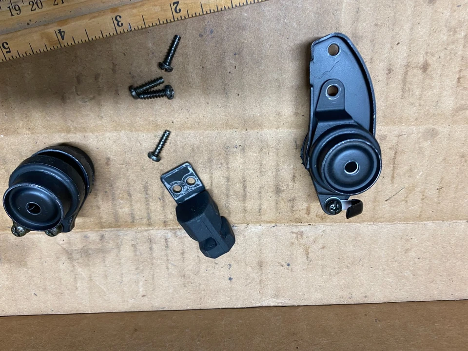 Pre-owned rubberized mounting brackets from an Echo CS346 Chainsaw - Image 3 of 4