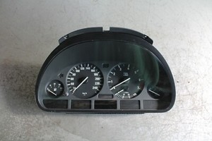 BMW E39 528 Touring 142kW Tacho Kombiinstrument 8381195