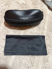 Vogue eyeglass case with microfiber cloth