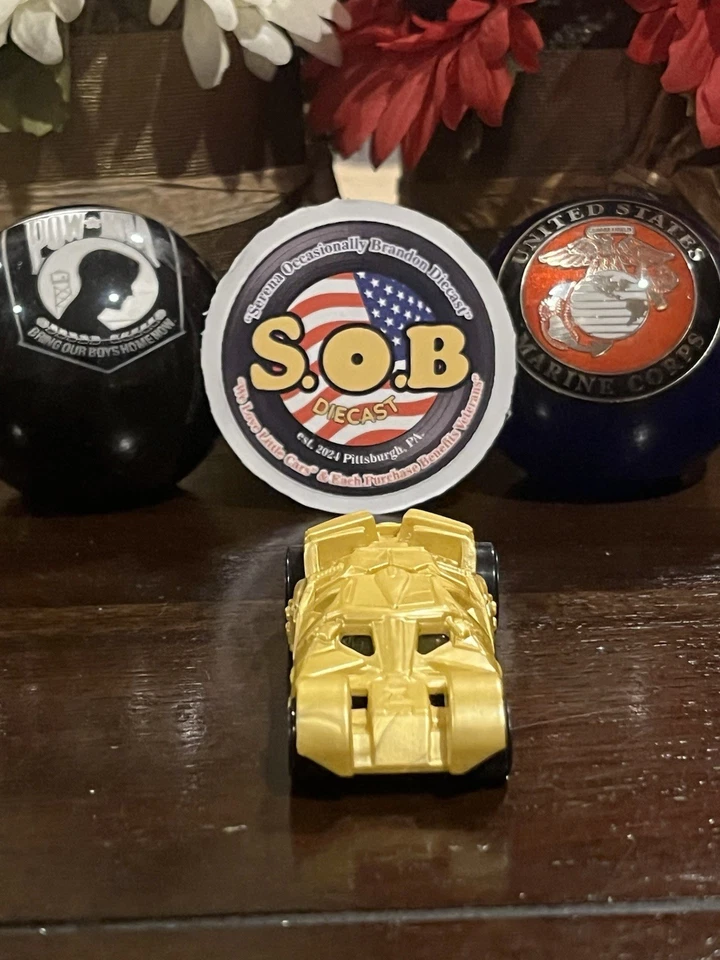 Hot Wheels Dark Knight Batman Batmobile Tumbler Gold Diecast 1:64 UsedNMcond - Image 3 of 4