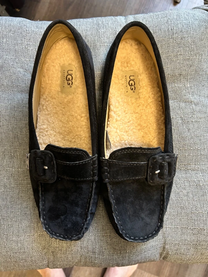 Ugg authentic EUC worn once black suede buckle sheepskin lined flat loafers 9.5 - Image 3 of 4