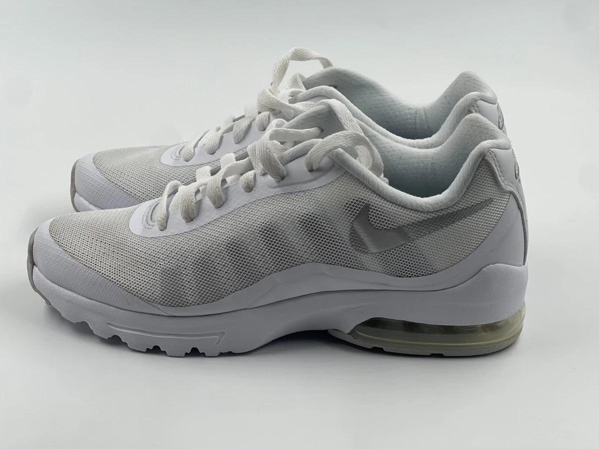 Nike Womens Air Max Invigor White Metallic Silver Running Shoe 7 Women US