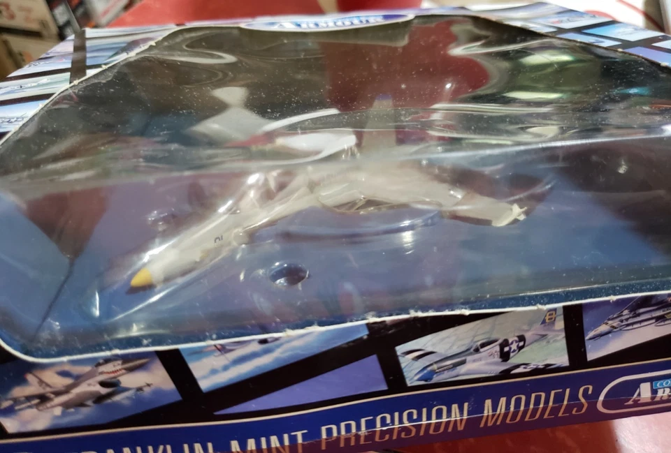 Franklin Mint Precision Models F18 HORNET Armour ART 5167 B11 B017 1/100 F18-B1 - Image 3 of 4