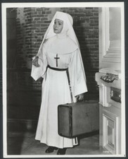DEBBIE REYNOLDS in The Singing Nun '66 SUITCASE WOW