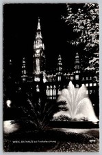 RPPC Wien, Vienna Rathaus bet Festbeleuchtung - Austria Postcard