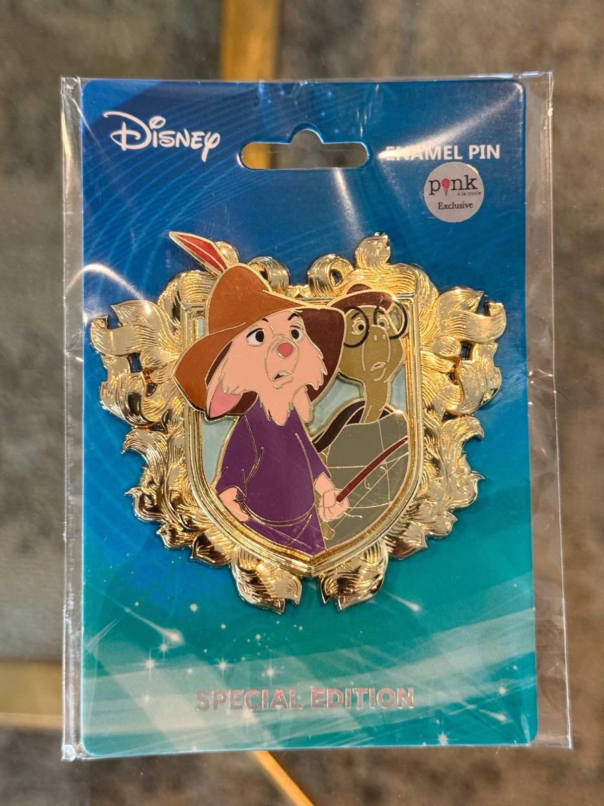 Disney PALM Pin - Skippy & Toby Family Crest Robin Hood 3” Pin LE 300 Exclusive