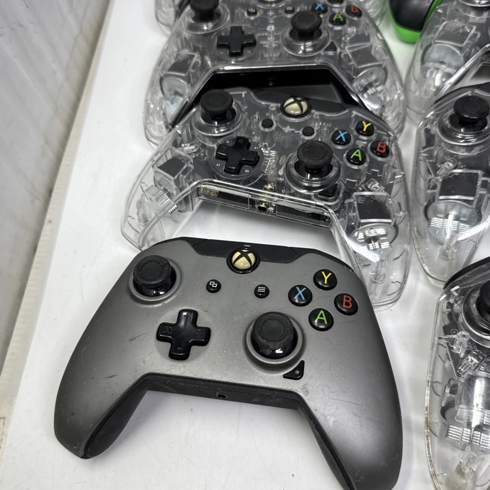 Lote de 20 mandos de juegos PDP mixtos para Xbox One - sin probar / para piezas Foto 3 de 4