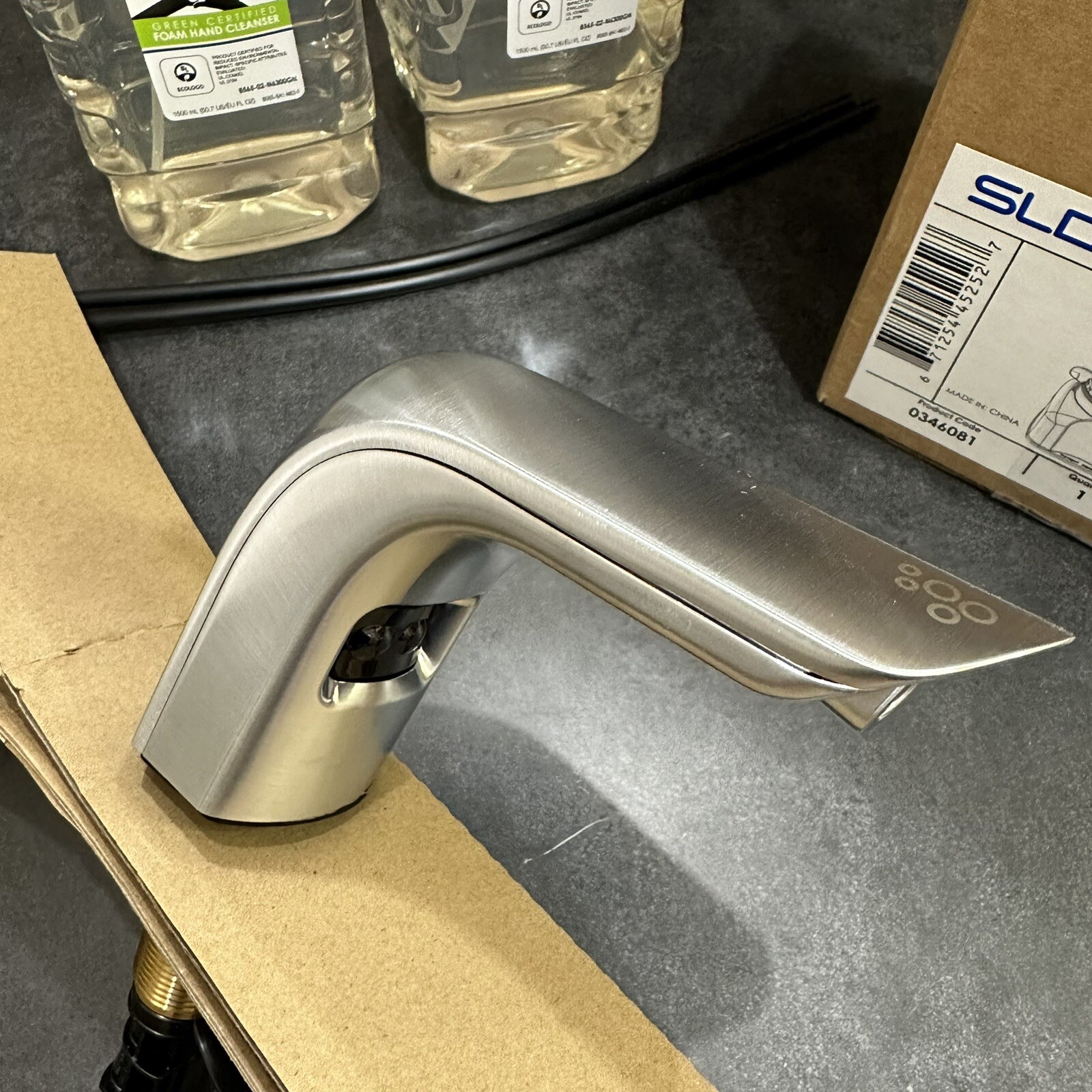 Sloan® ESD410 DeckMounted Automatic Foam Soap Dispenser, Brushed