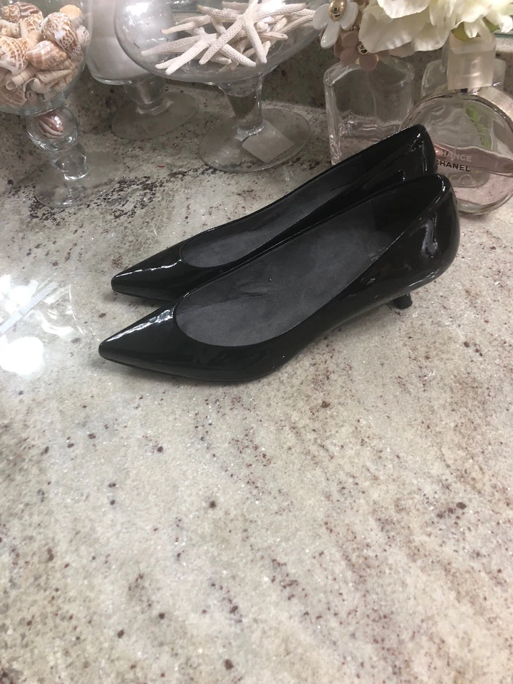 STUART WEITZMAN POCO $365 Negro Patente ELEGANTE GATITO TACONES ZAPATOS DE SALÓN 5,5 M Foto 3 de 4
