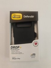 iPhone 17 Pro 6.3" Defender Series Case BLACK includes holster clip