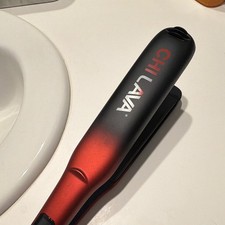 CHI Lava 1.5 in Ceramic Flat Iron Straightene...