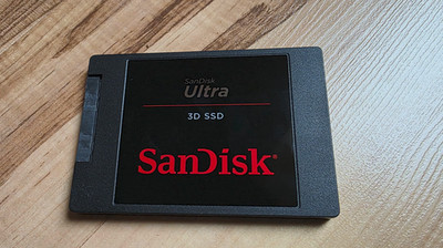 SANDISK Ultra  3D Festplatte, 2 TB SSD SATA 6 Zustand: 100%
