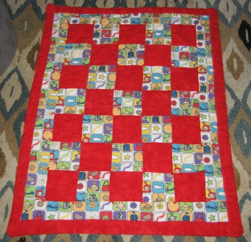 Manta edredón edredón de franela hecha a mano para bebé infantil Teletubbies rojo retazos  Foto 2 de 3