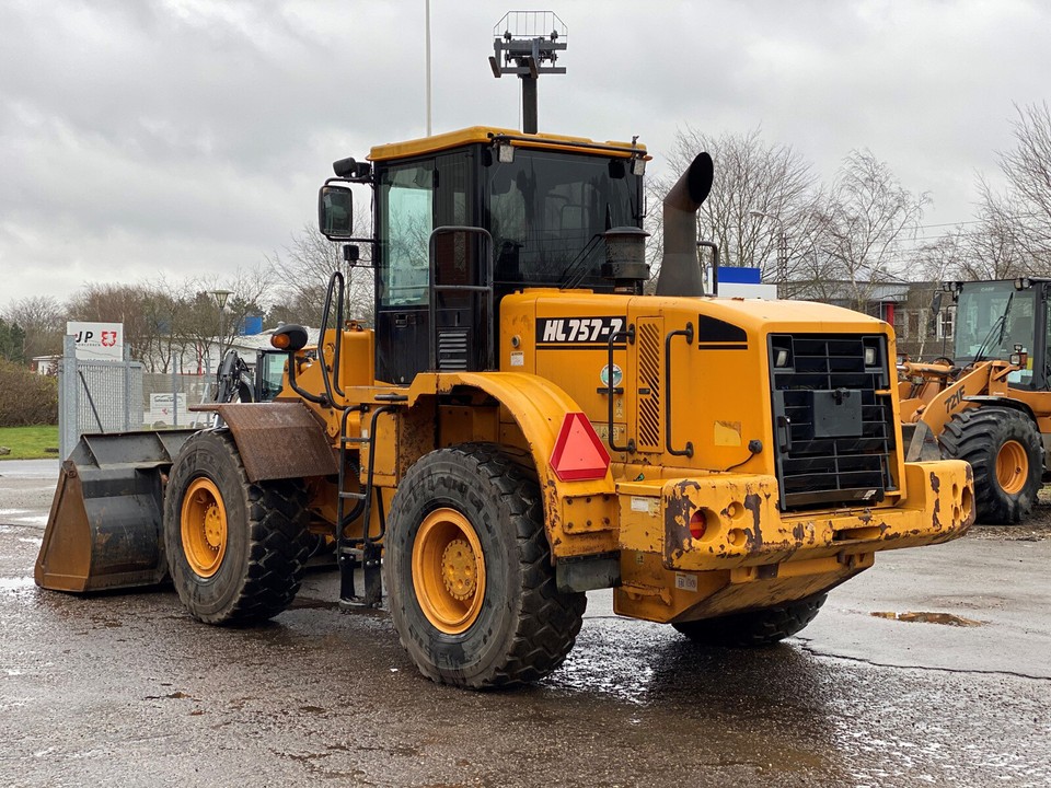 Hyundai hl757 7