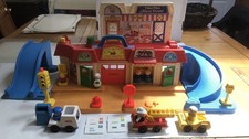 Vintage 1986 Fisher Price Little People Main Street  2500