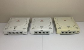 Lot of 6 SEGA Dreamcast Consoles As-Is for Parts/Repair, 5 Power On with Video