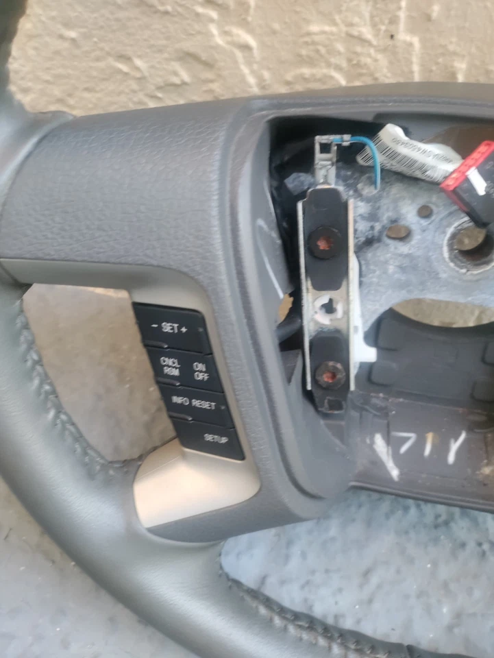 VOLANTE FORD FUSION 2011 - Imagem 2 de 4